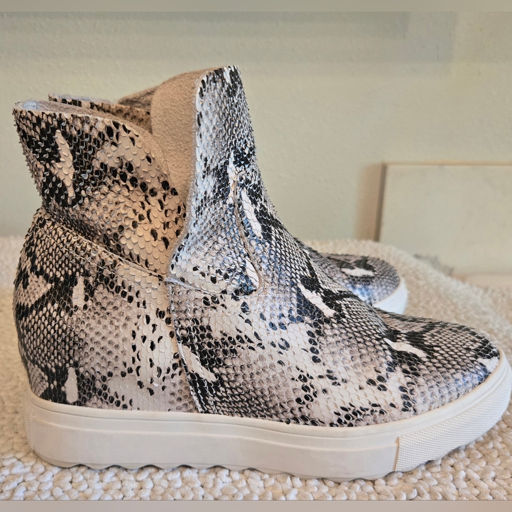 J/SLIDES NYC Leather Snakeskin Slip-on Hightop Sneakers Sz 7.5